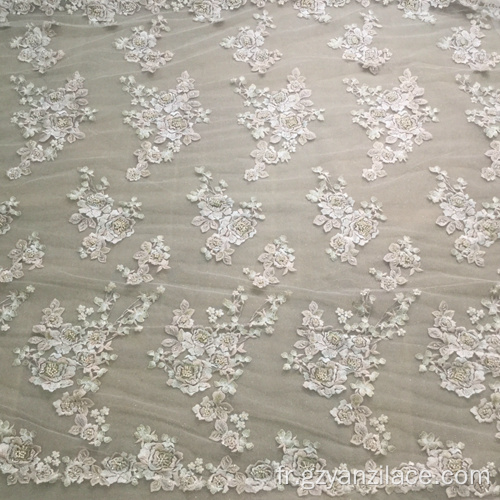 Tissu de mariée de luxe avec perles et fleurs